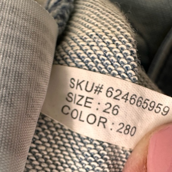 Abercrombie & Fitch Signature Collection Super Skinny Jeans - Picture 15 of 16